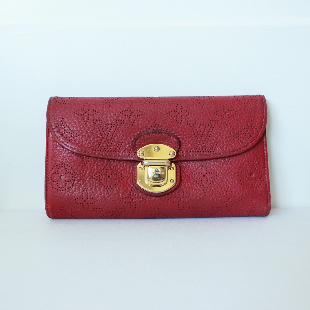 LOUIS VUITTON “Amelia” Mahina Wallet